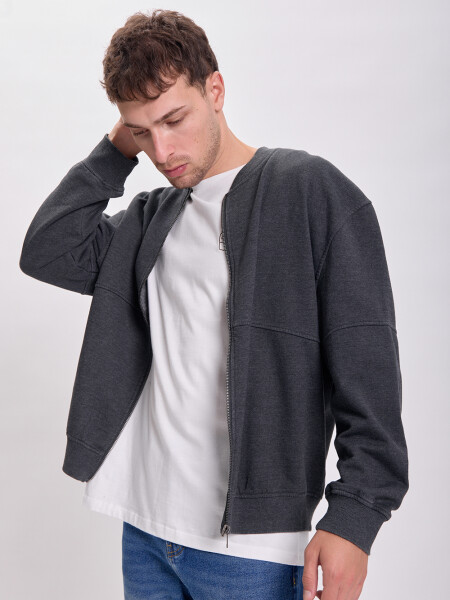 Campera deportiva lavada Negro