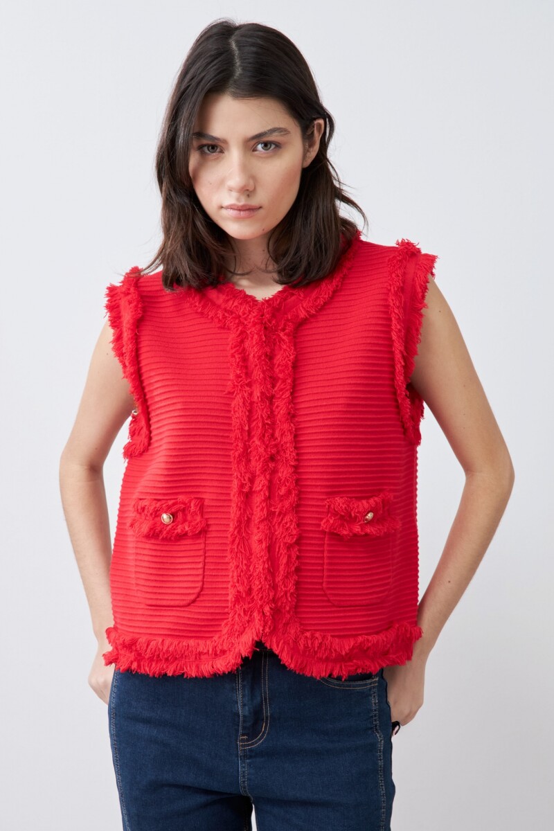 Chaleco tejido con desflecado rojo