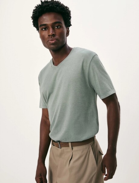 CAMISETA BÁSICA MANGA CORTA CUELLO EN V VERDE