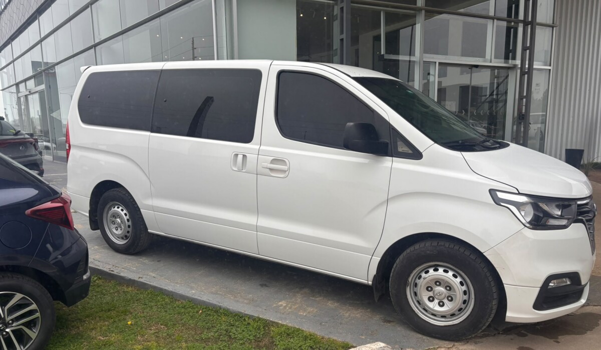 Hyundai H1 Minibus 9 Plz Diesel - 2020 Hyundai H1 Minibus 9 Plz Diesel - 2020