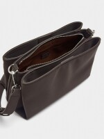 Bolso De Hombro Con Textura Suave marron