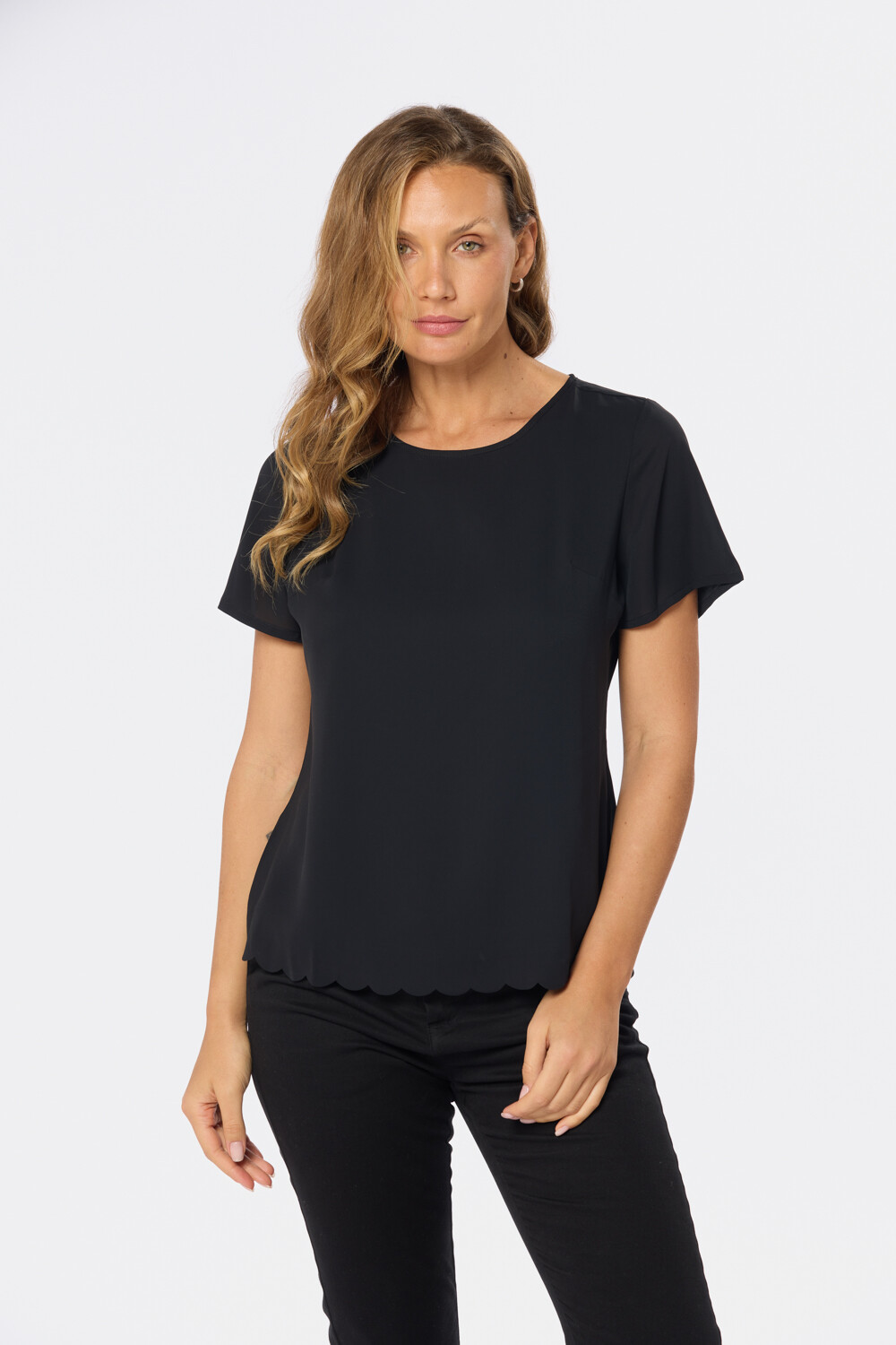 BLUSA A LA BASE Negro