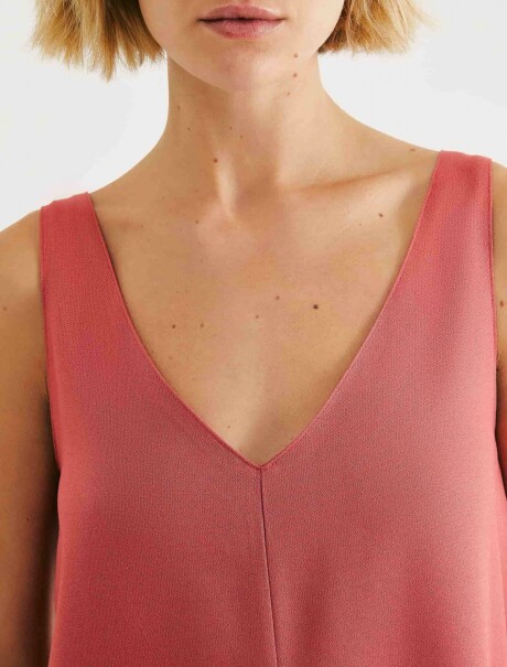 VESTIDO CORTO CON ESCOTE EN V ROSADO