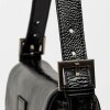 Cartera al hombro Signature en cuero charol Negro