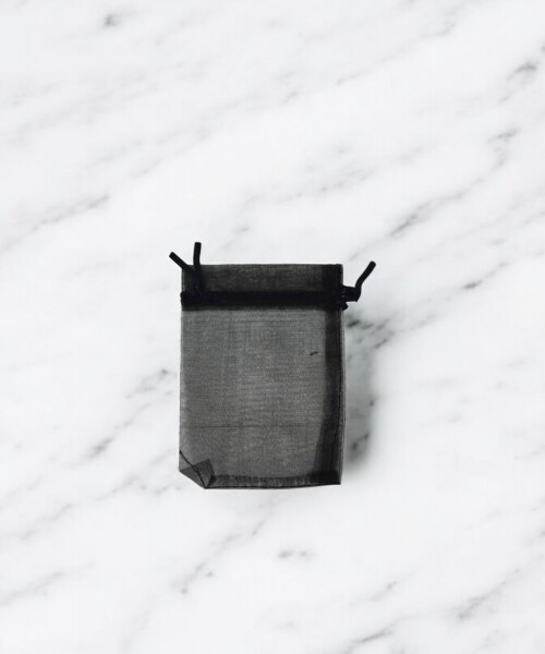 Bolsa organza 8x11 cm. NEGRO