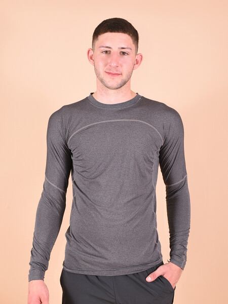 REMERA FITNESS TEO GRIS