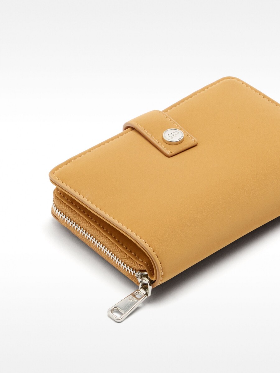 Cartera Con Textura Suave camel