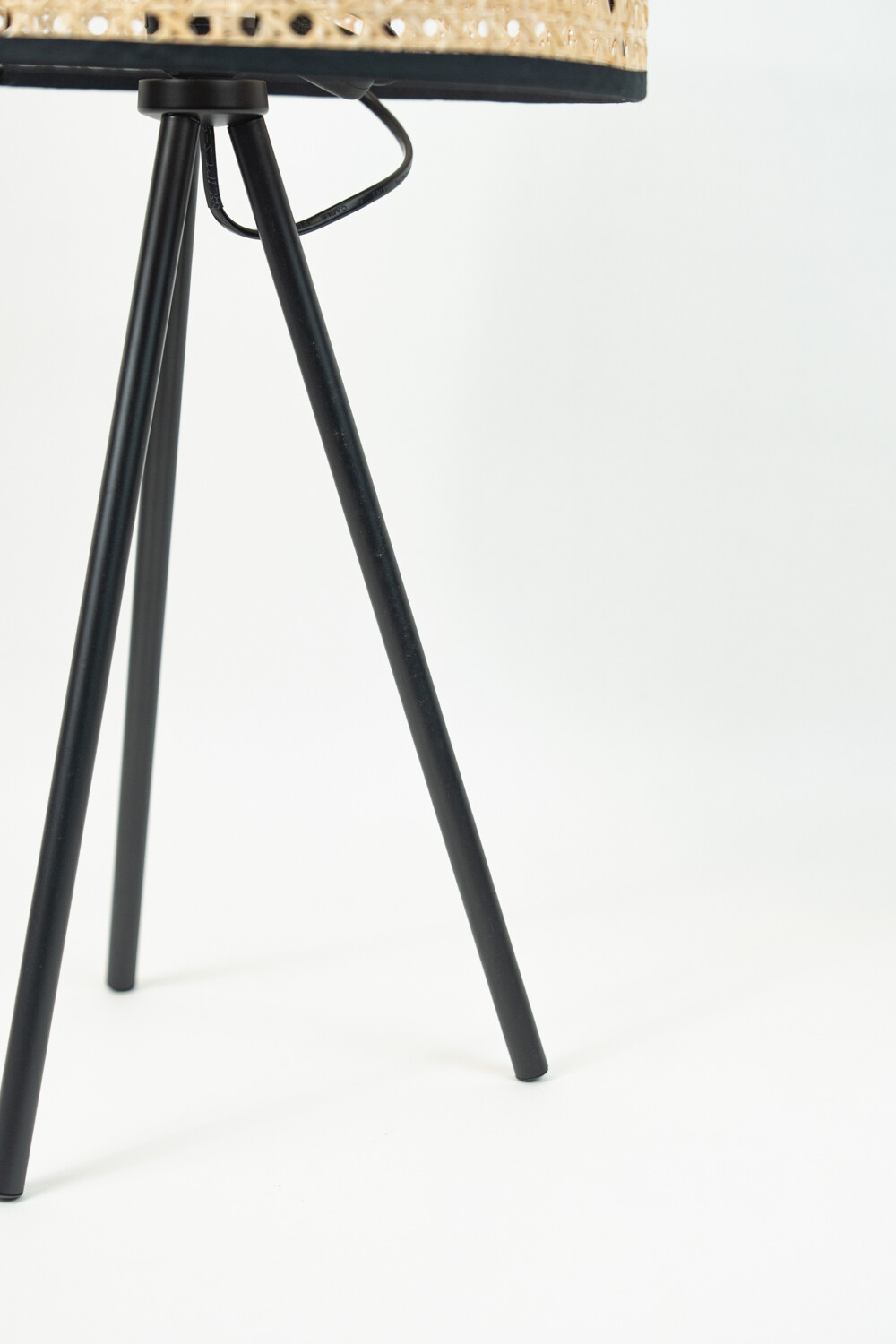 Lampara De Mesa Hampton Color Unico