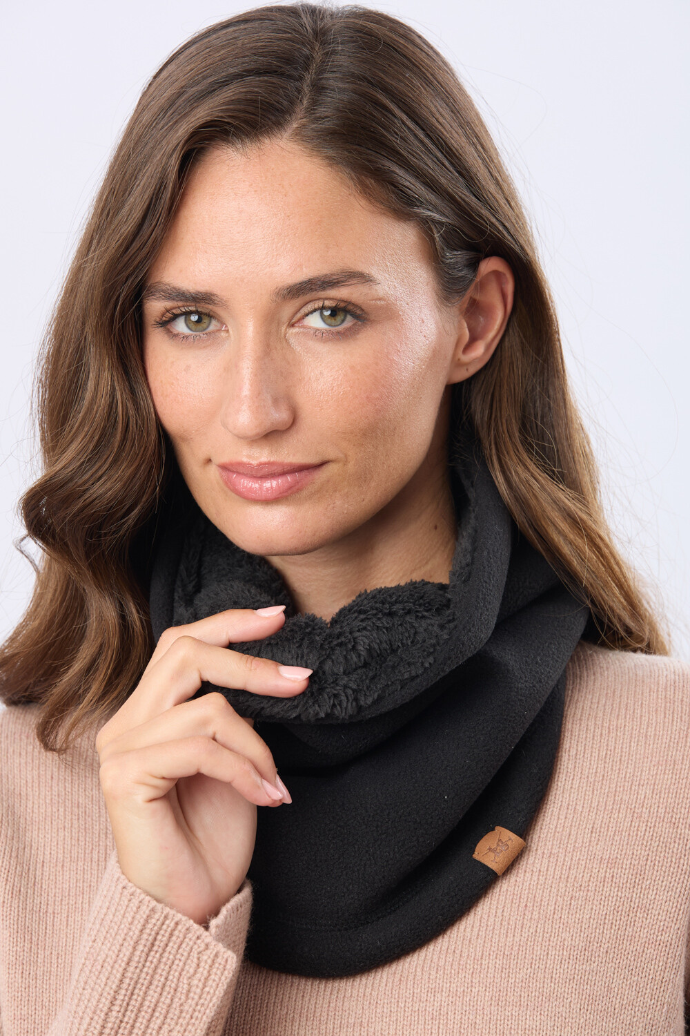 CUELLO POLAR Y SHERPA Negro