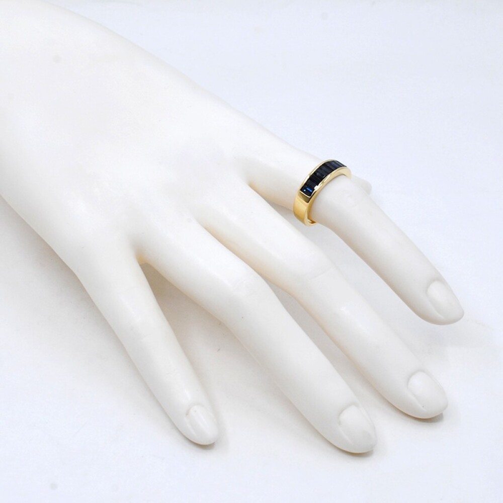 Anillo en oro 18k amarillo y zafiros corte baguette Anillo en oro 18k amarillo y zafiros corte baguette
