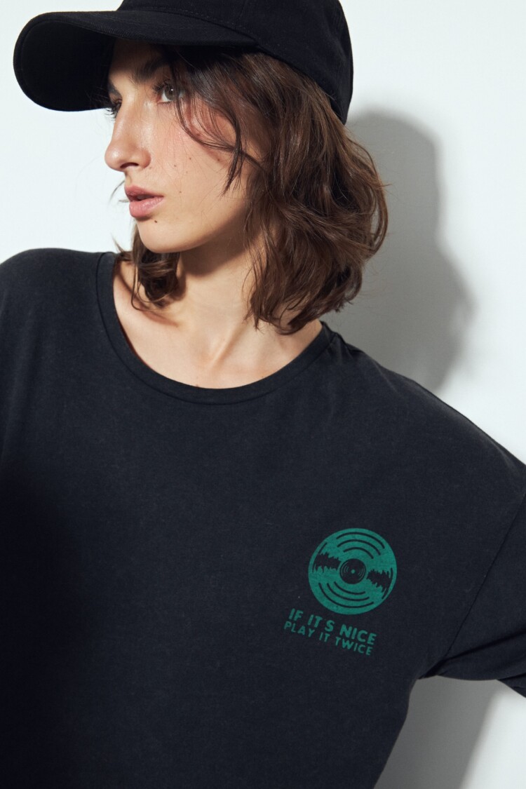 REMERA FRAXINUS Negro