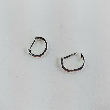 Caravanas de plata 925, aros bombe de 1.5cm. de diámetro, super livianos. Caravanas de plata 925, aros bombe de 1.5cm. de diámetro, super livianos.