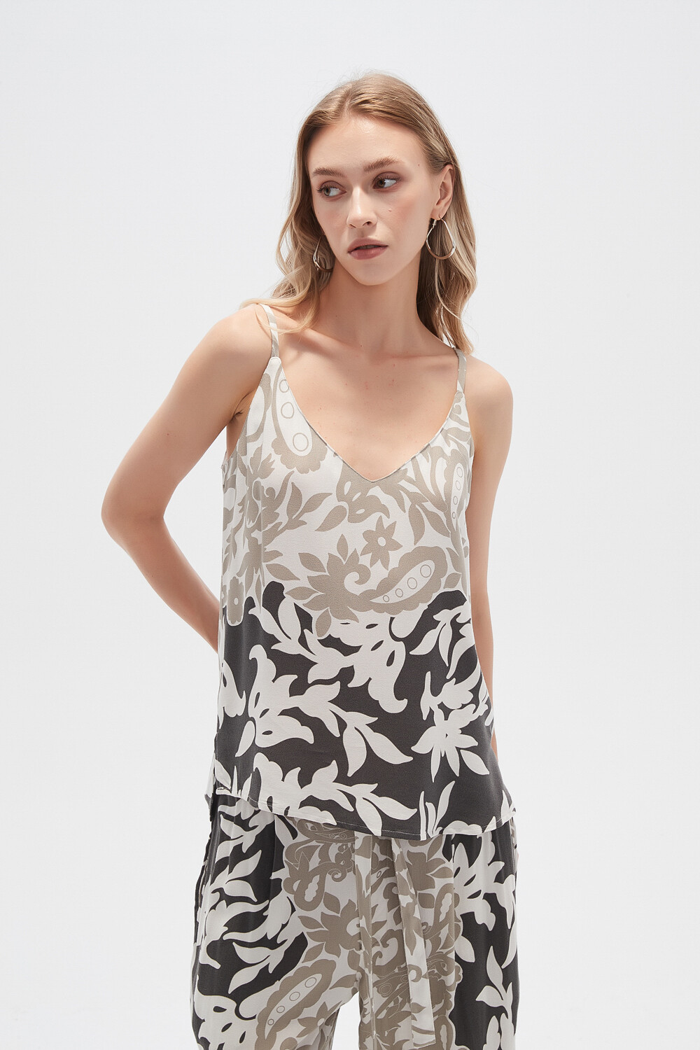 Musculosa Vainilla Estampado 2