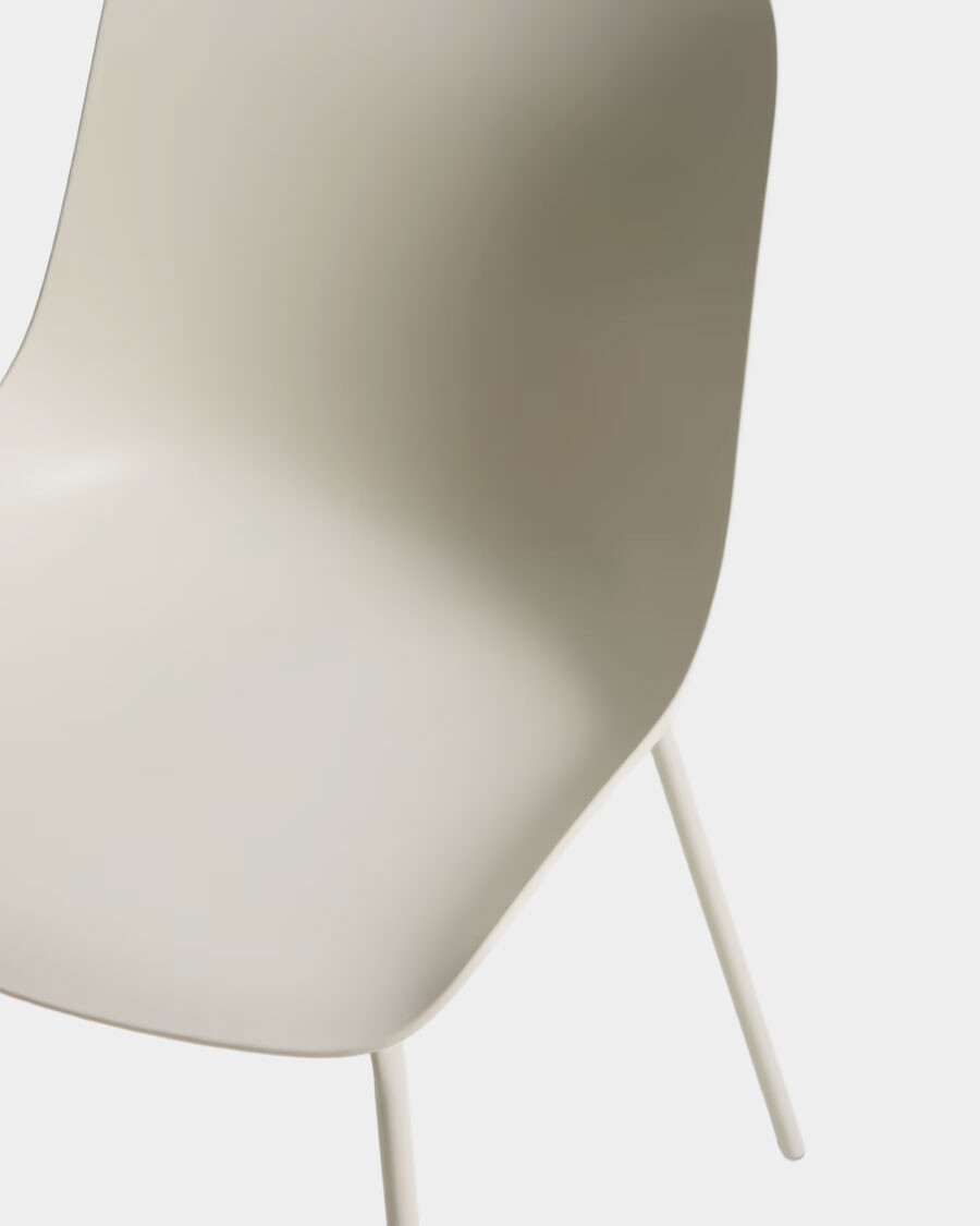 Silla Altea beige y patas de acero con acabado beige