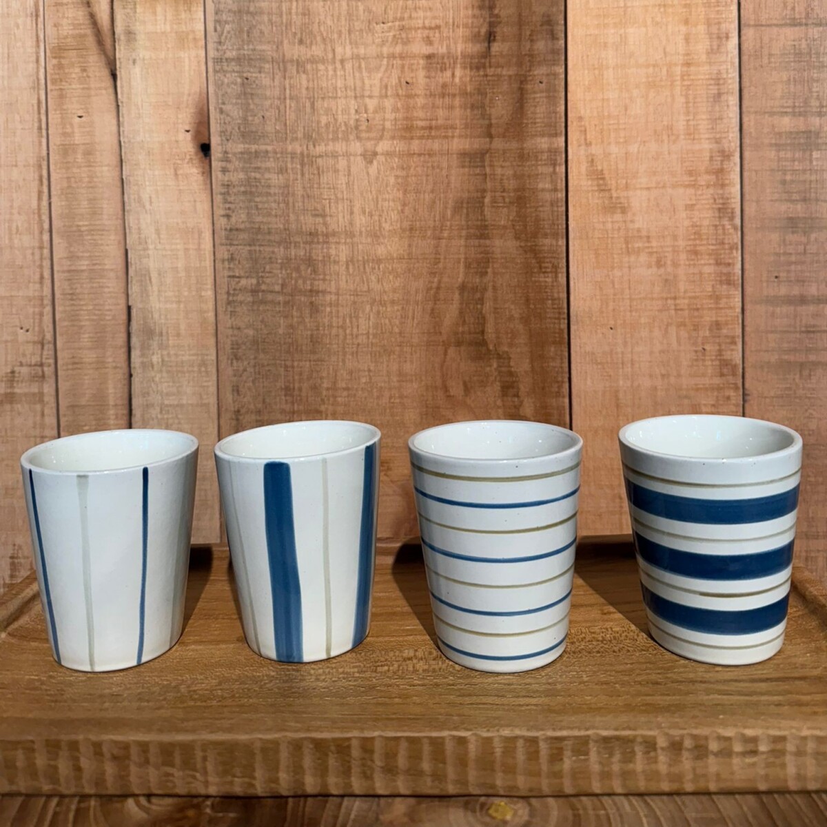 Taza cerámica, rayas. 