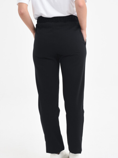 Pantalón deportivo básico Negro