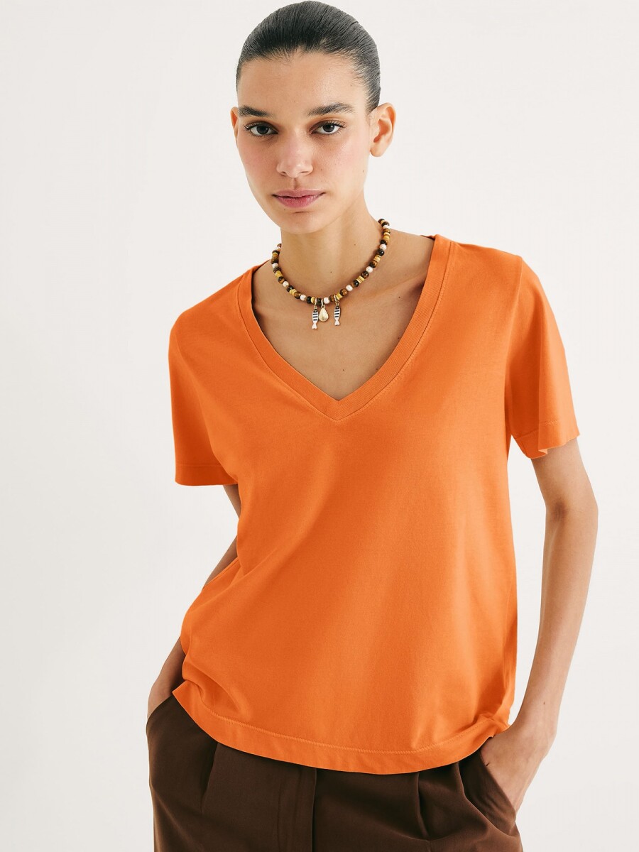CAMISETA BÁSICA DE ALGODÓN ESCOTE EN V - NARANJA 