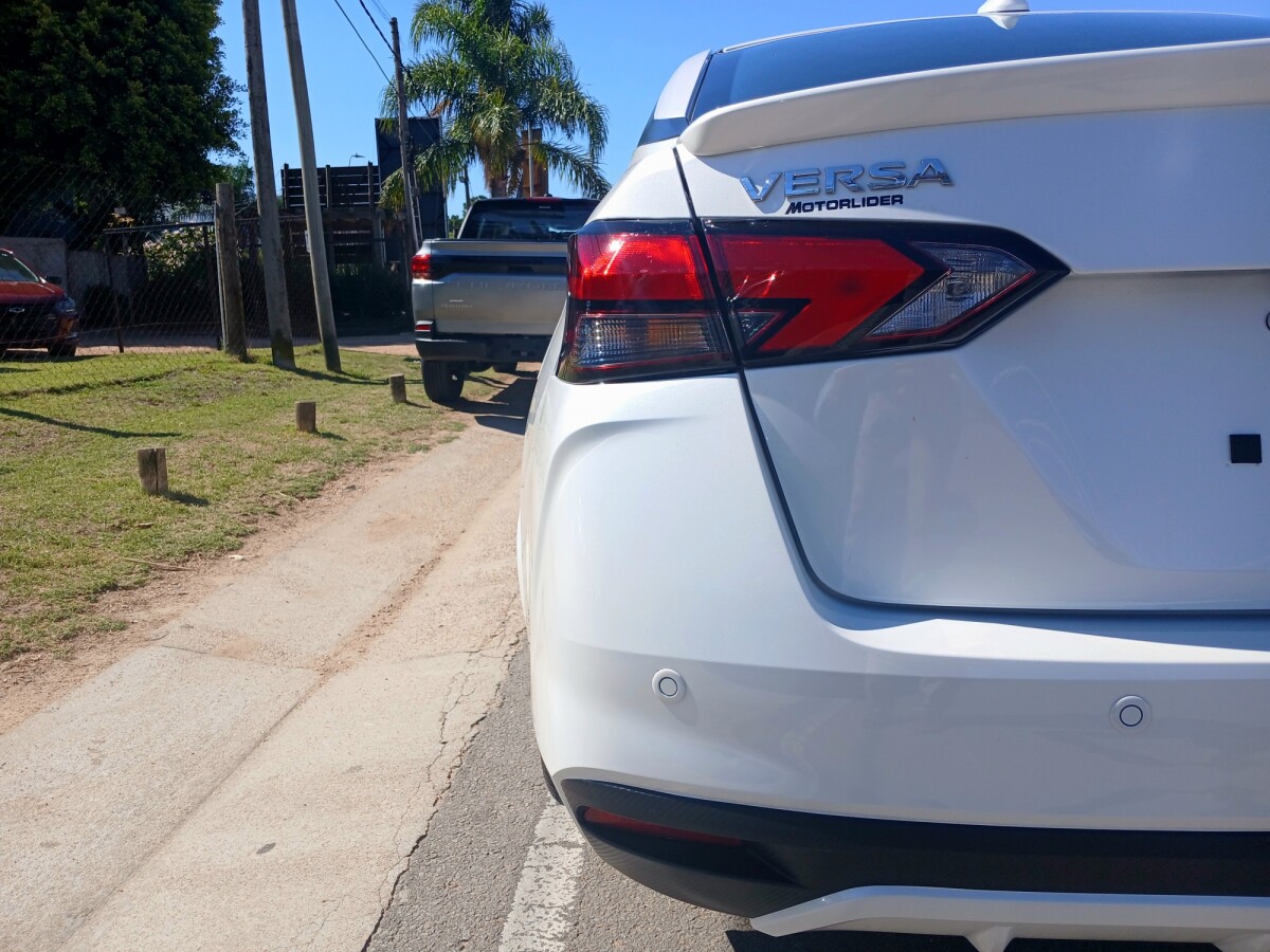 Nissan Versa 1.6 Sense MT 0KM | Permuta / Financia Nissan Versa 1.6 Sense MT 0KM | Permuta / Financia