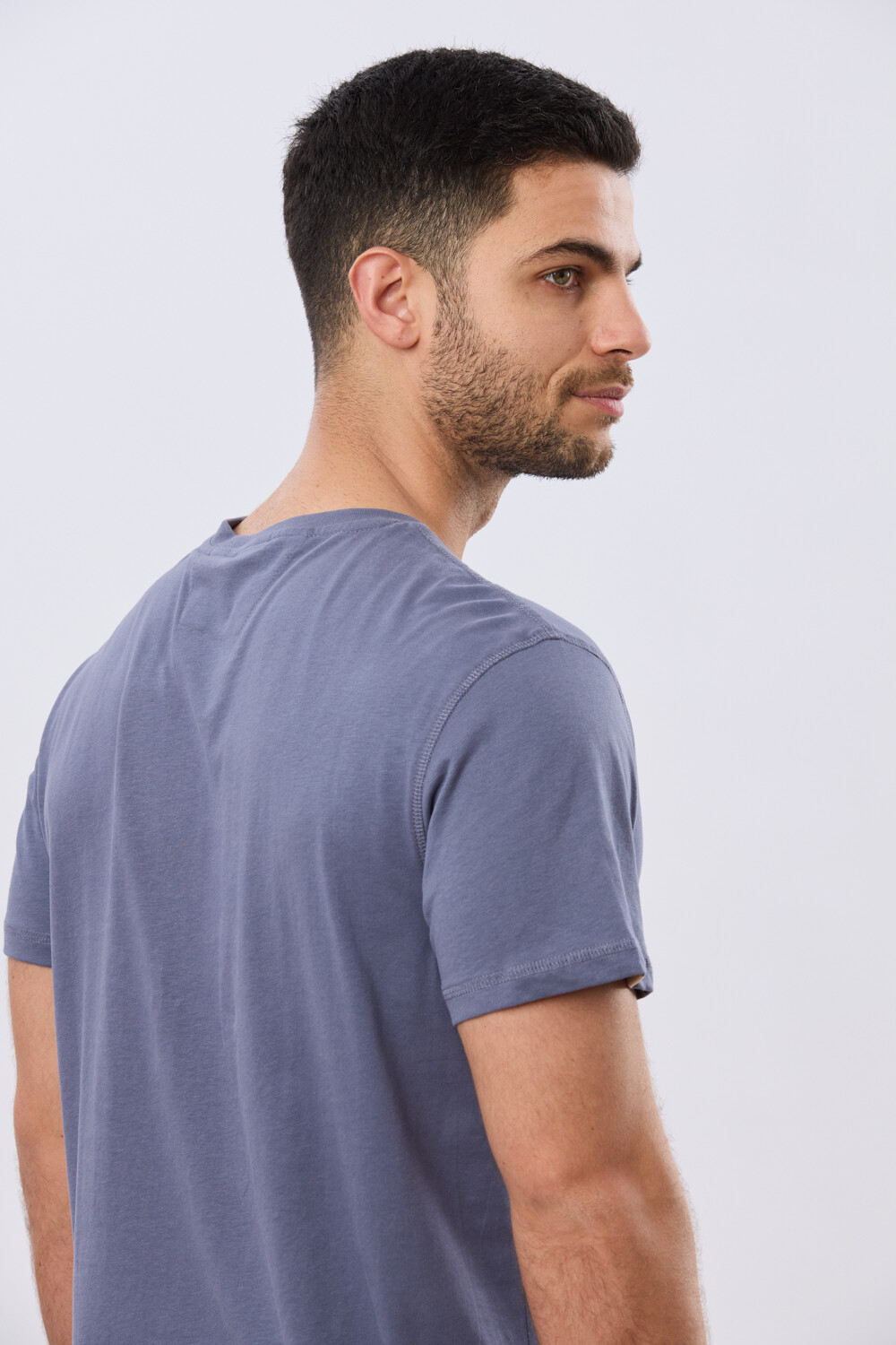 REMERA BÁSICA DE ALGODÓN Indigo