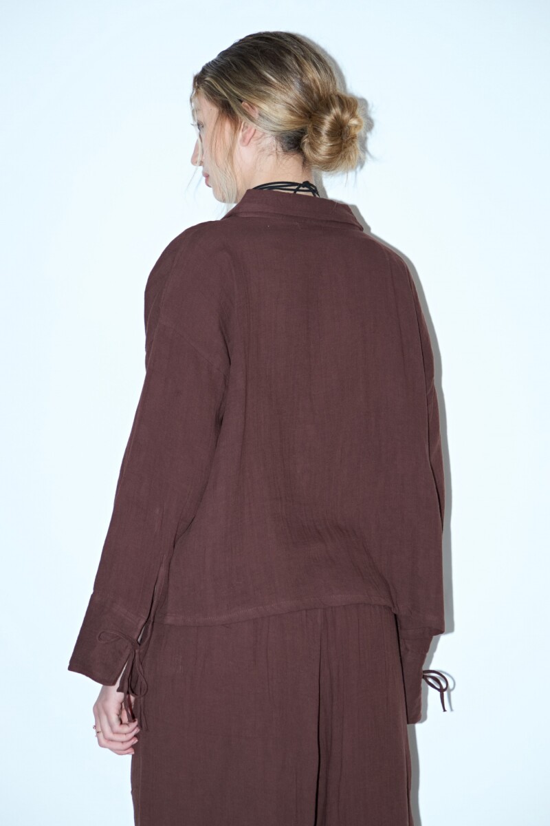 Camisa para atar marrón