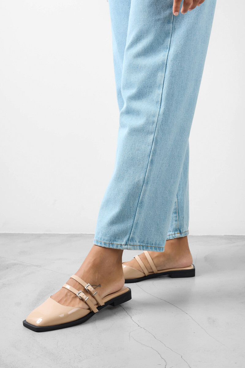 MARE MULE Nude