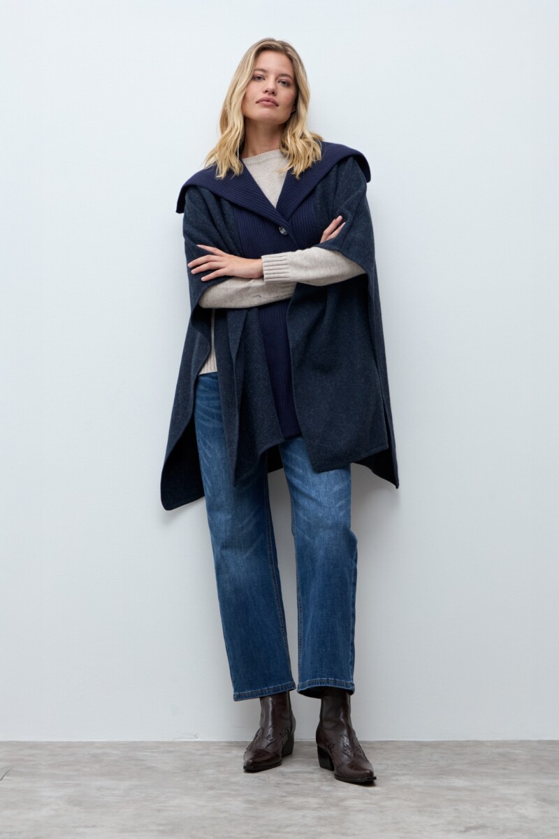 Capa cuello tejido y botones azul marino