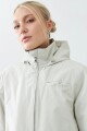 Campera impermeable con capucha plegable gris claro