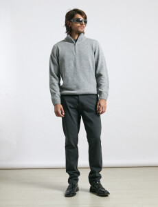 470421 REMERA HARRY Gris