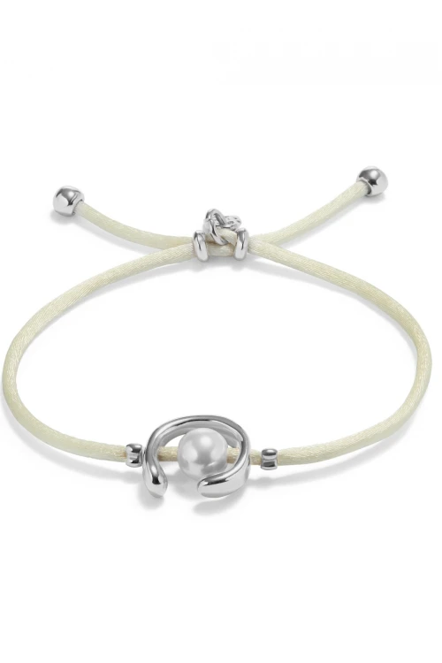 PULSERA DE HILO CREMA CON PERLA SHELL FORNITURA BAÑADA EN PLATA DE LEY. Pulsera