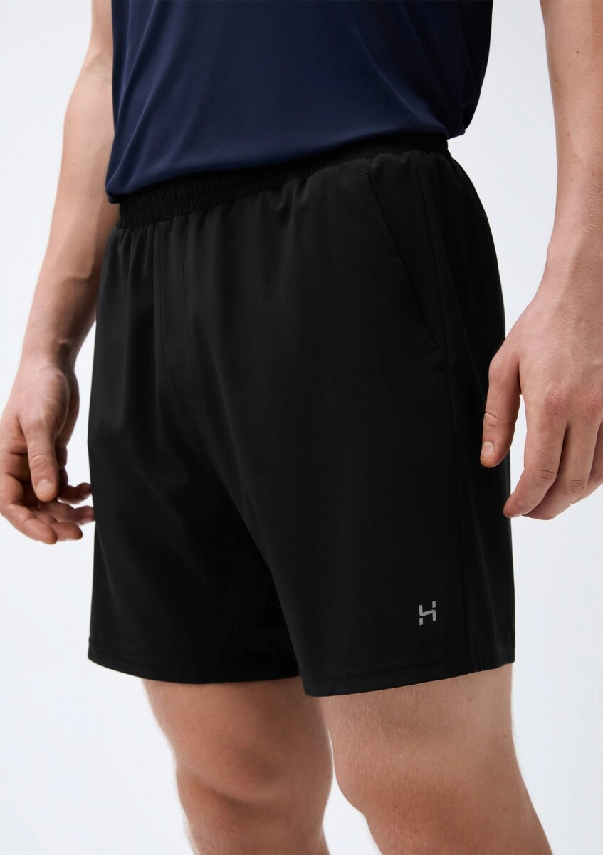 SHORT CON BOLSILLOS - NEGRO 