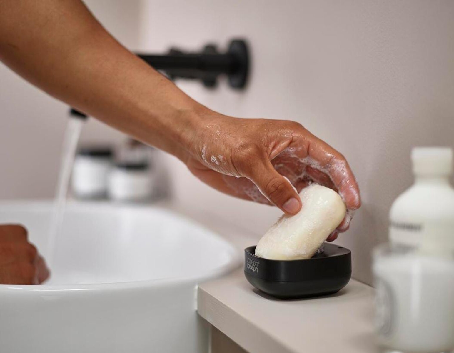 Jabonera Slim Compact™ Joseph Joseph 