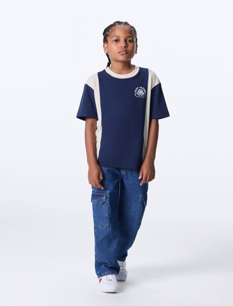 CAMISETA INFANTIL OVERSIZE DE CUELLO REDONDO AZUL