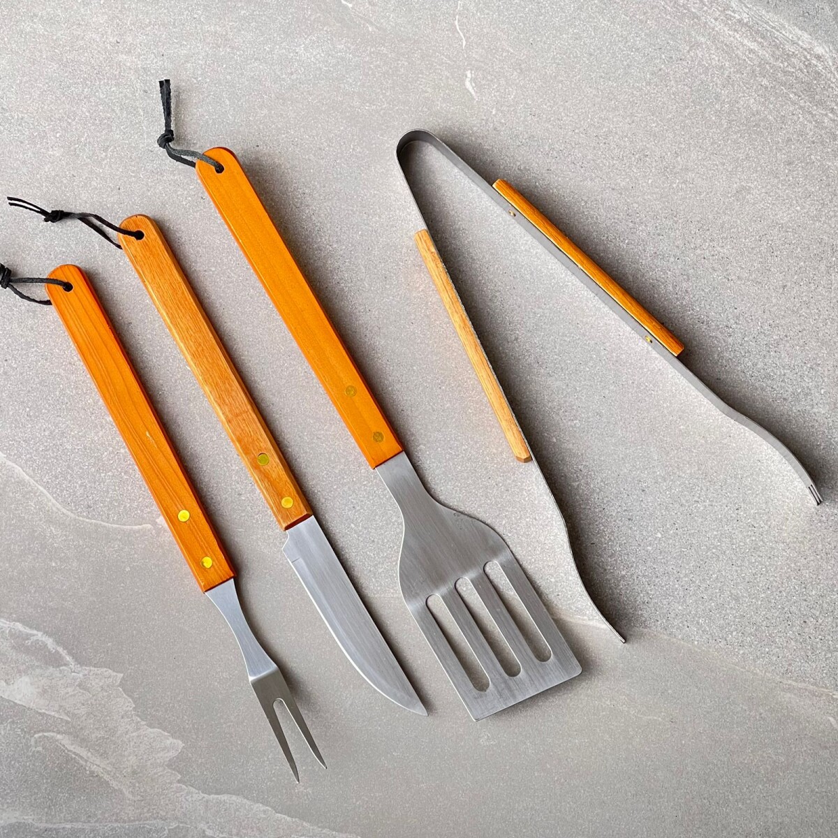 Juego De Cubiertos Para Parrilla Acero Inoxidable C/Mango Madera 