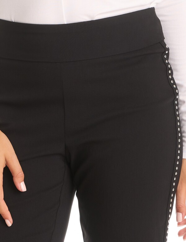 Pantalon Slim Tachas NEGRO