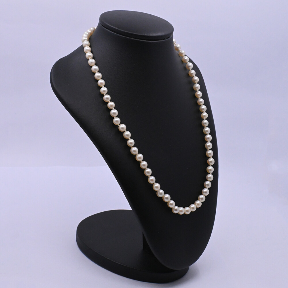 Collar de perlas de cultivo y broche oro 18k 2 tonos y brillantes. Collar de perlas de cultivo y broche oro 18k 2 tonos y brillantes.