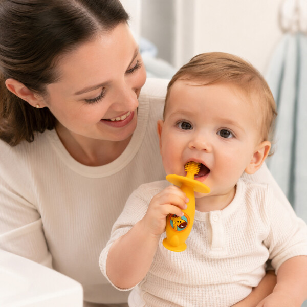 Cepillo De Dientes Mordedor Bebé Silicona Antideslizante Naranja 1