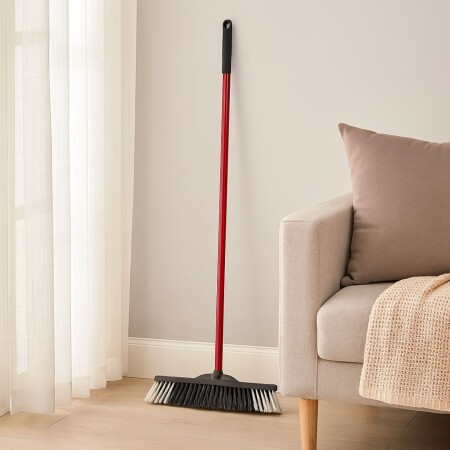 ESCOBA DE PLÁSTICO CON MANGO ESCOBA DE PLÁSTICO CON MANGO