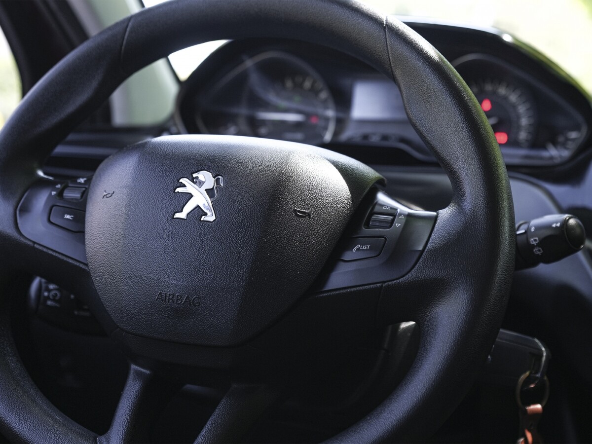 Peugeot 208 Active 1.2 Extra Full 2018 EXCELENTE ESTADO! Peugeot 208 Active 1.2 Extra Full 2018 EXCELENTE ESTADO!