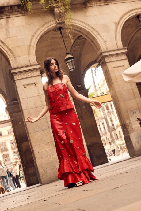 Multi Tachas Skirt Rojo