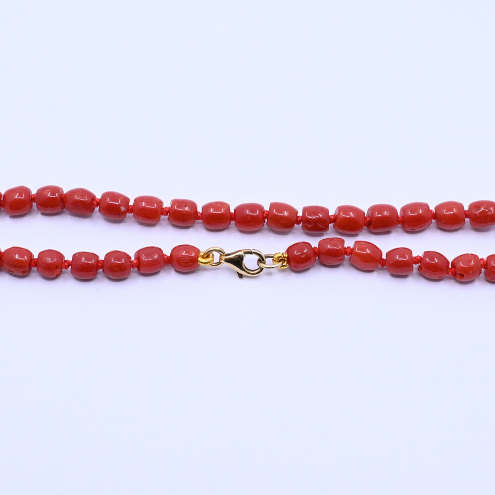 Collar de coral y oro 18k. Collar de coral y oro 18k.