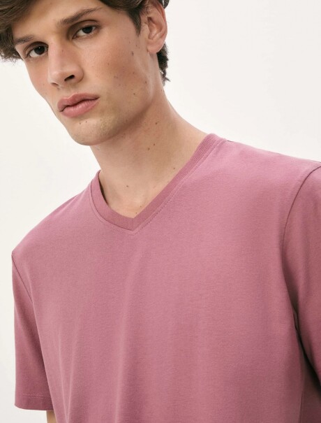 CAMISETA BÁSICA MANGA CORTA CUELLO EN V ROSADO