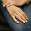 Anillo Malena de oro amarillo 18k con perlas de cultivo y ocho brillantes Anillo Malena de oro amarillo 18k con perlas de cultivo y ocho brillantes