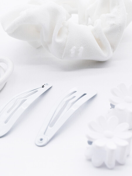 COLEROS Y BROCHES PACK X 4 BLANCO