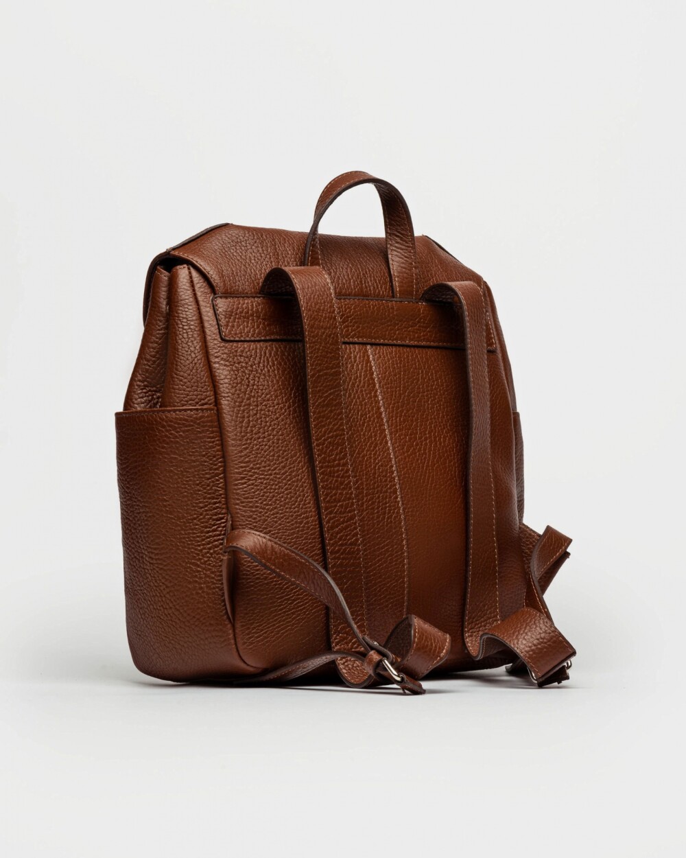 Mochila Aventure En Cuero Graneado Tabaco