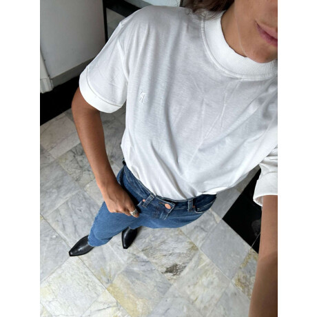 Camiseta Pouli White