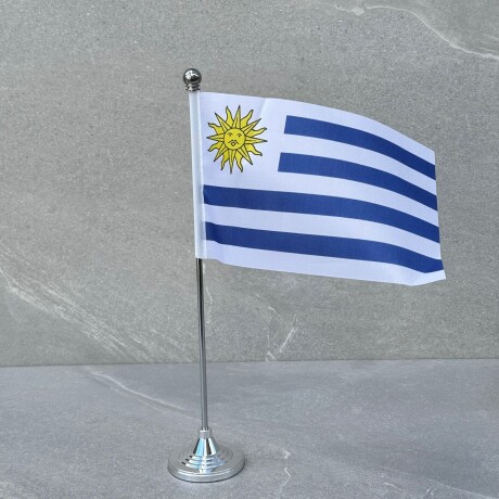 Mini Bandera De Uruguay Con Estandarte 45cm x 40cm x 30cm Mini Bandera De Uruguay Con Estandarte 45cm x 40cm x 30cm