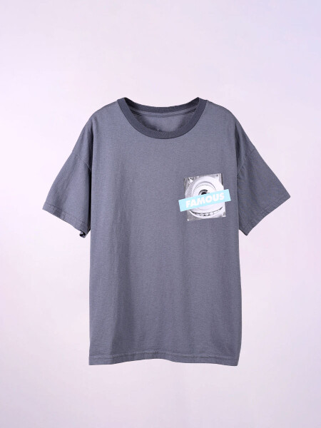 REMERA MONSTER GRIS OSCURO