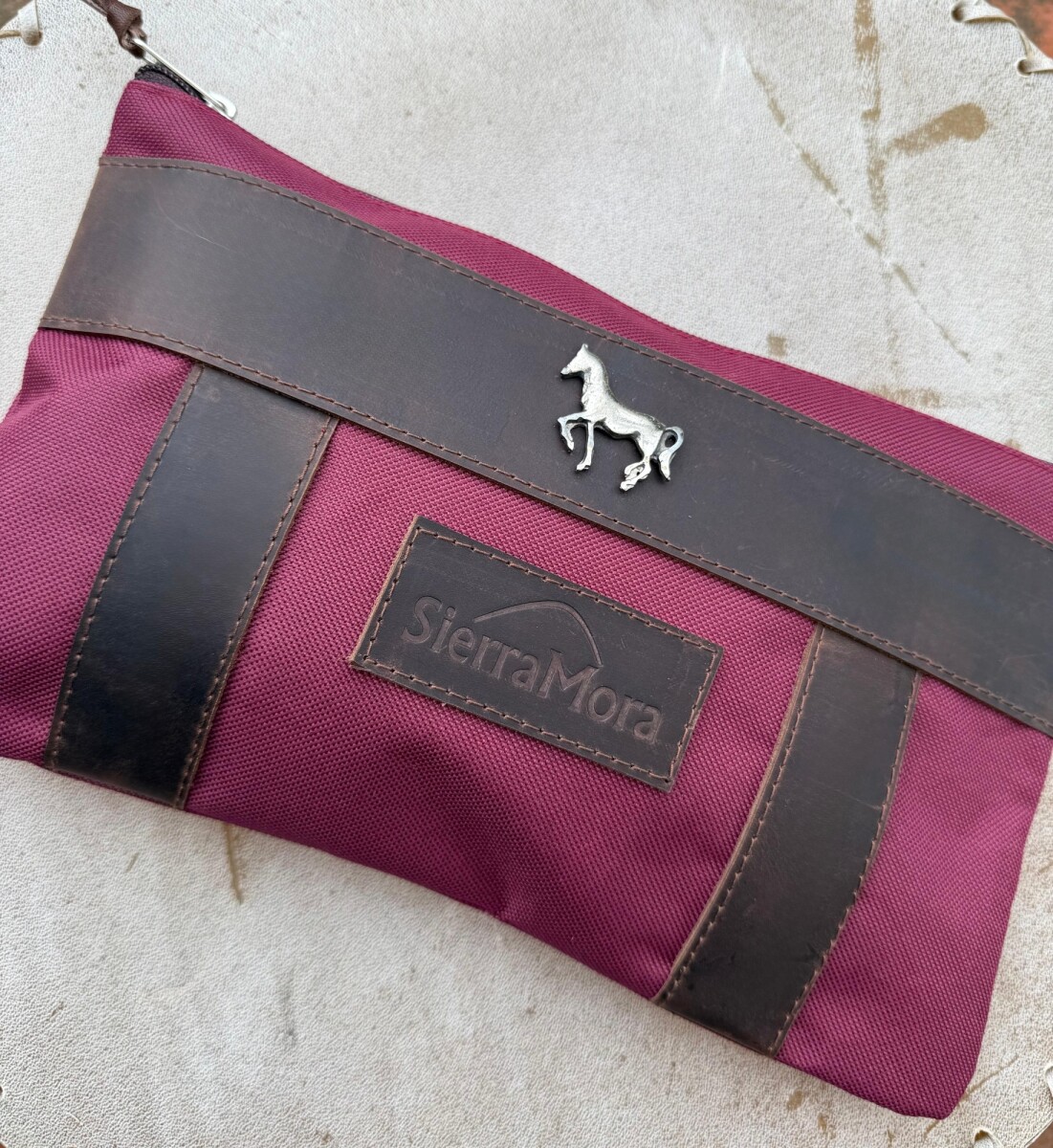 Sobre Cartuchera Mustang - Chocolate / Bordeaux 