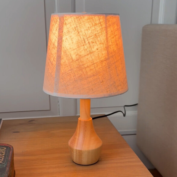 Portátil de mesa en madera pantalla tela beige E27 IX9442