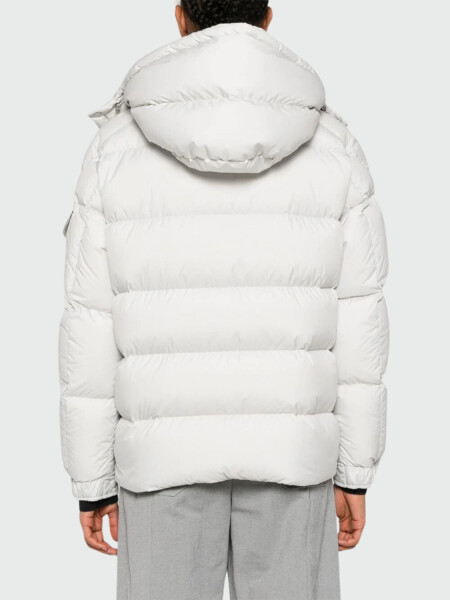 Moncler - Chaqueta rellena de plumas con capucha desmontable, Maya Gris Claro